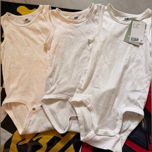 H&M 3t boy girl Organic Cotton White sleeveless bodysuits